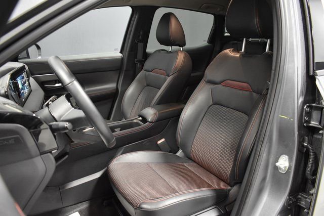Certified 2025 Nissan Kicks SR image 5