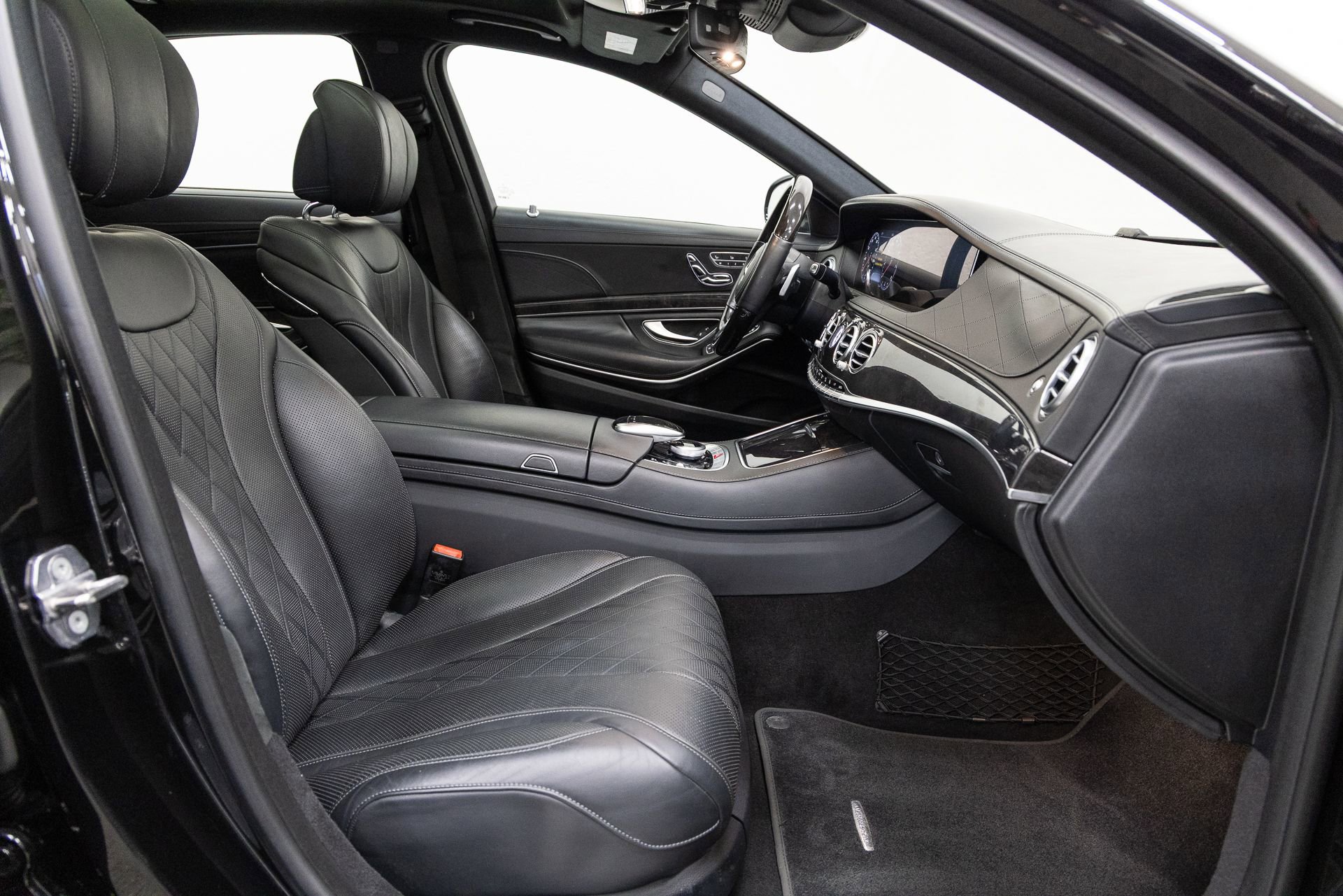 Used 2018 Mercedes-Benz S 560 4MATIC Sedan w/ AMG Line Exterior image 13