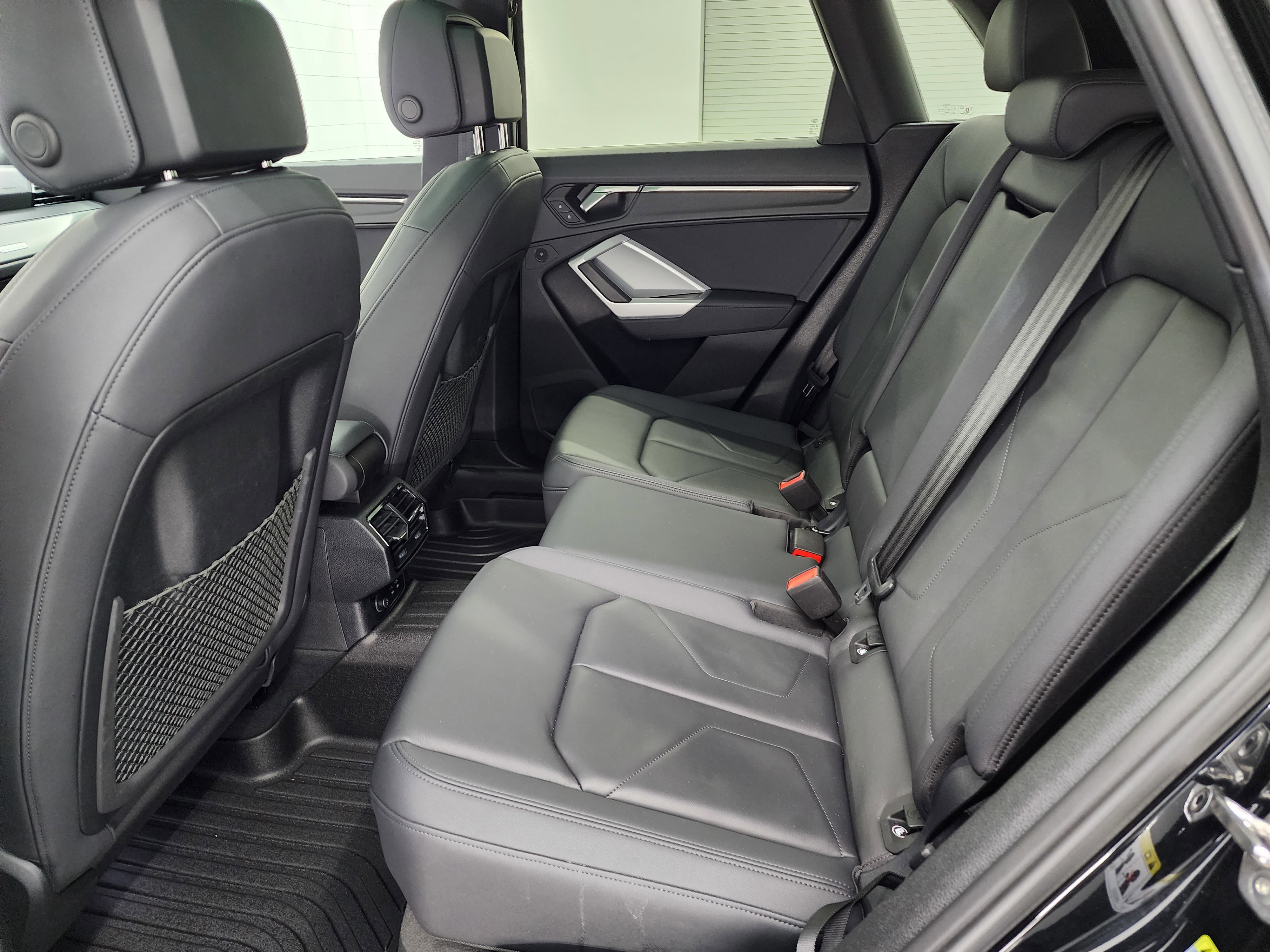 Used 2024 Audi Q3 2.0T Premium image 9