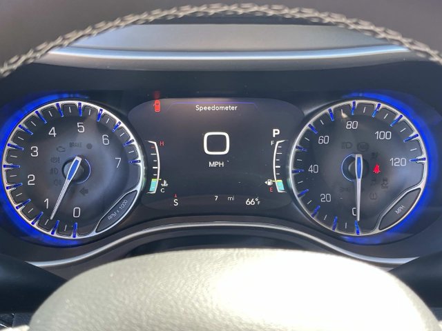 New 2027 Chrysler Pacifica Limited FWD image 37