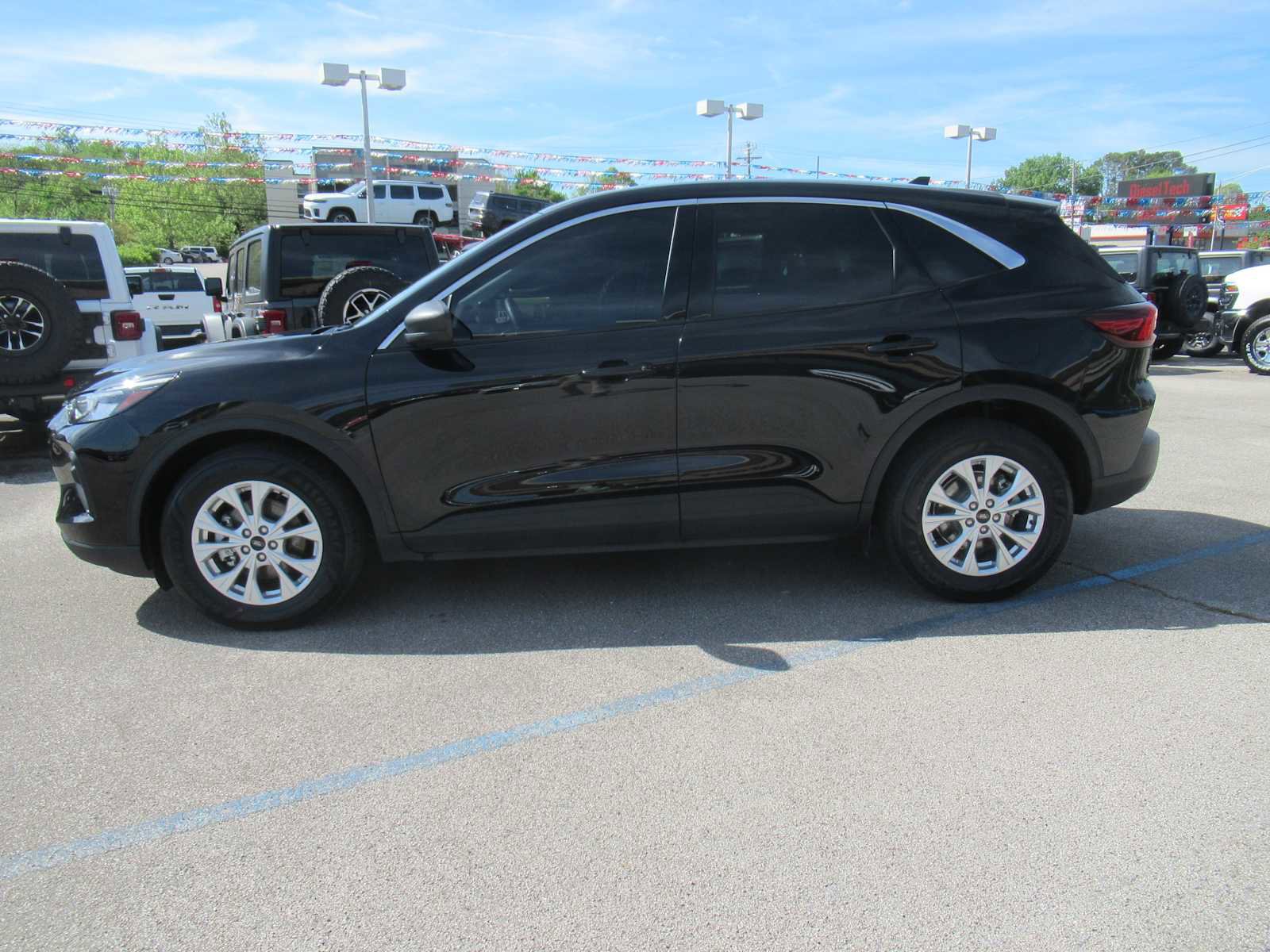 Used 2024 Ford Escape Active image 2