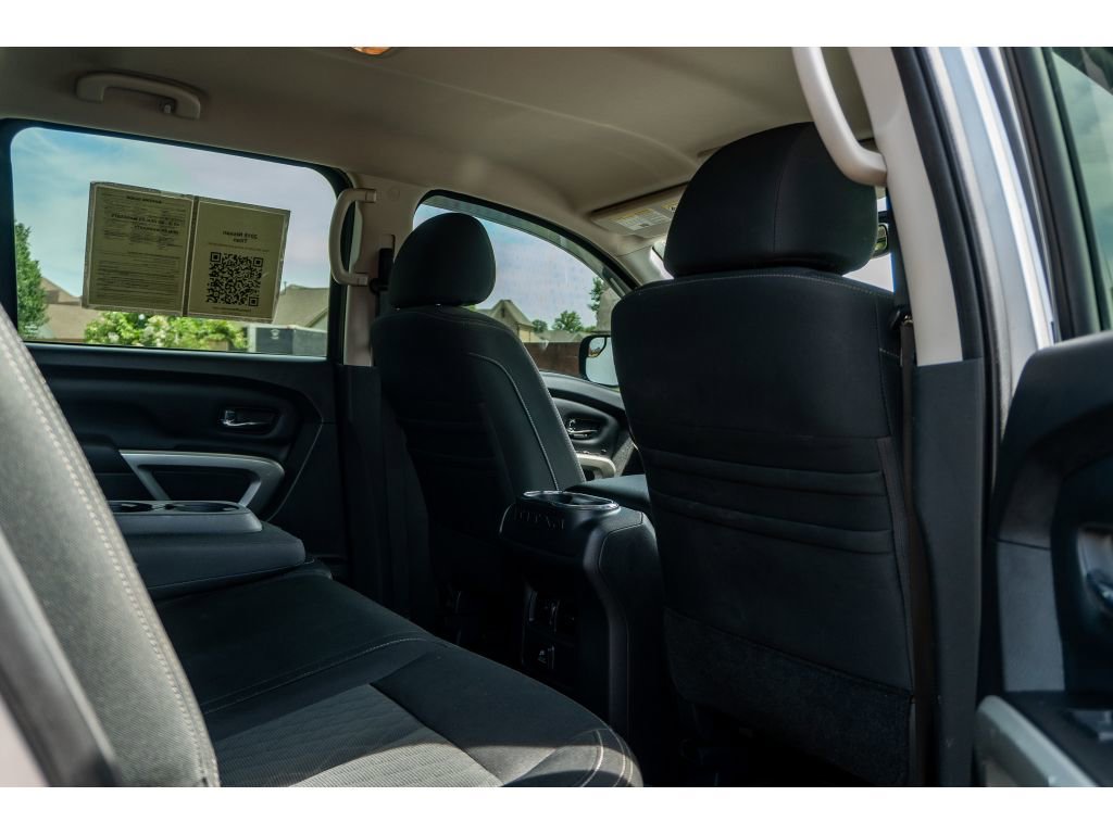Used 2018 Nissan Titan SV w/ SV Convenience Package AWD/4WD image 15
