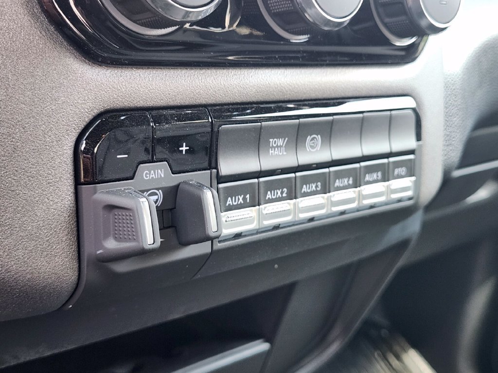 New 2026 RAM 3500 Tradesman w/ Chrome Appearance Group A AWD/4WD image 24