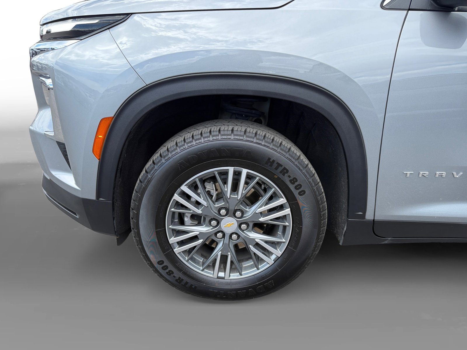 Used 2025 Chevrolet Traverse LT image 9