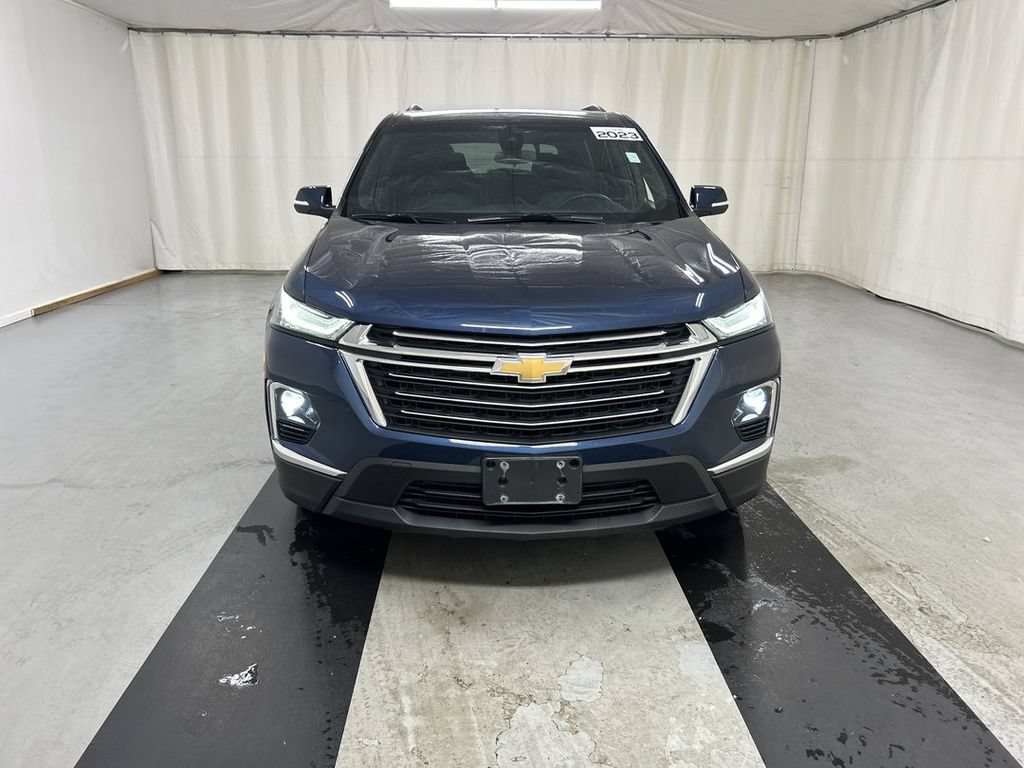 Used 2023 Chevrolet Traverse LT AWD/4WD image 3