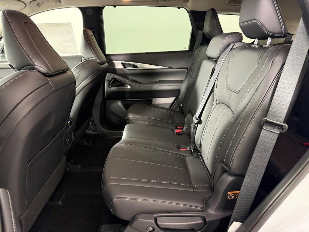New 2026 INFINITI QX60 Luxe image 13