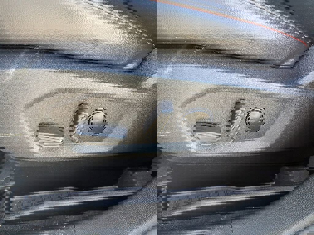 Used 2023 Ford Edge ST-Line image 18