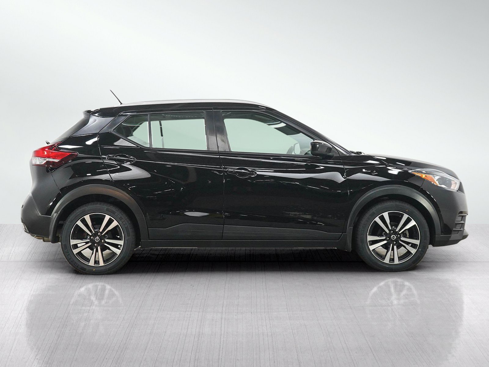 Used 2020 Nissan Kicks SV FWD image 6