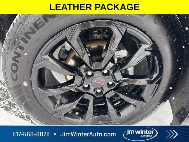 Used 2025 GMC Terrain Elevation w/ Elevation Premium Package AWD/4WD image 3