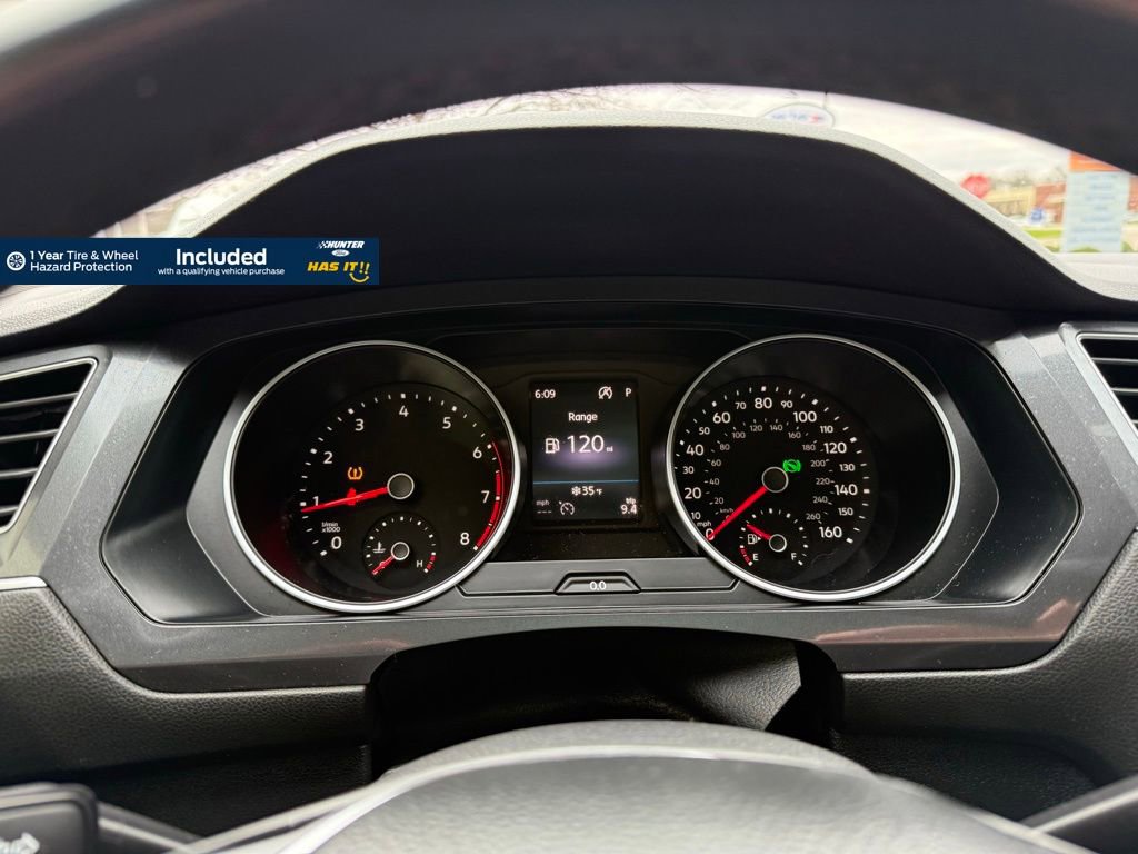 Used 2020 Volkswagen Tiguan SE w/ Panoramic Sunroof Package image 13