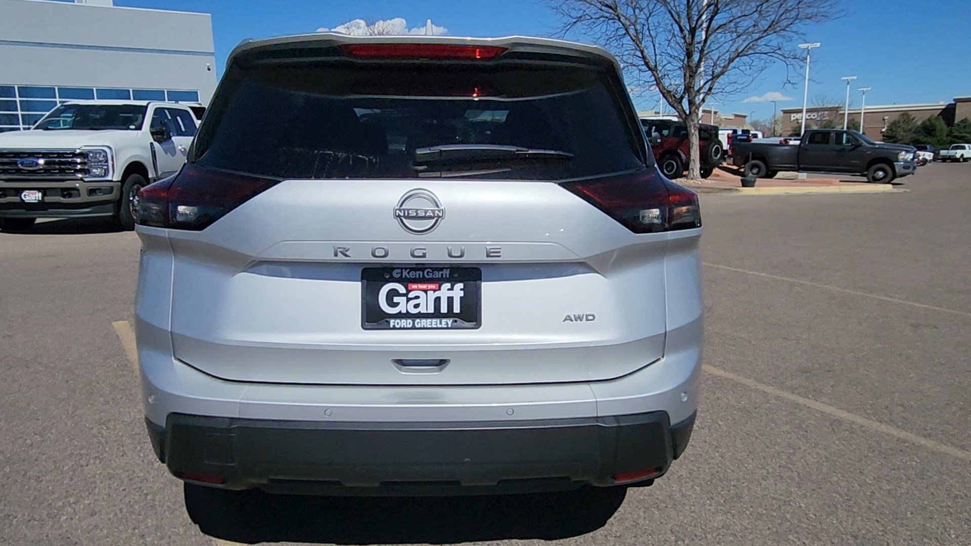 Used 2025 Nissan Rogue SV image 41