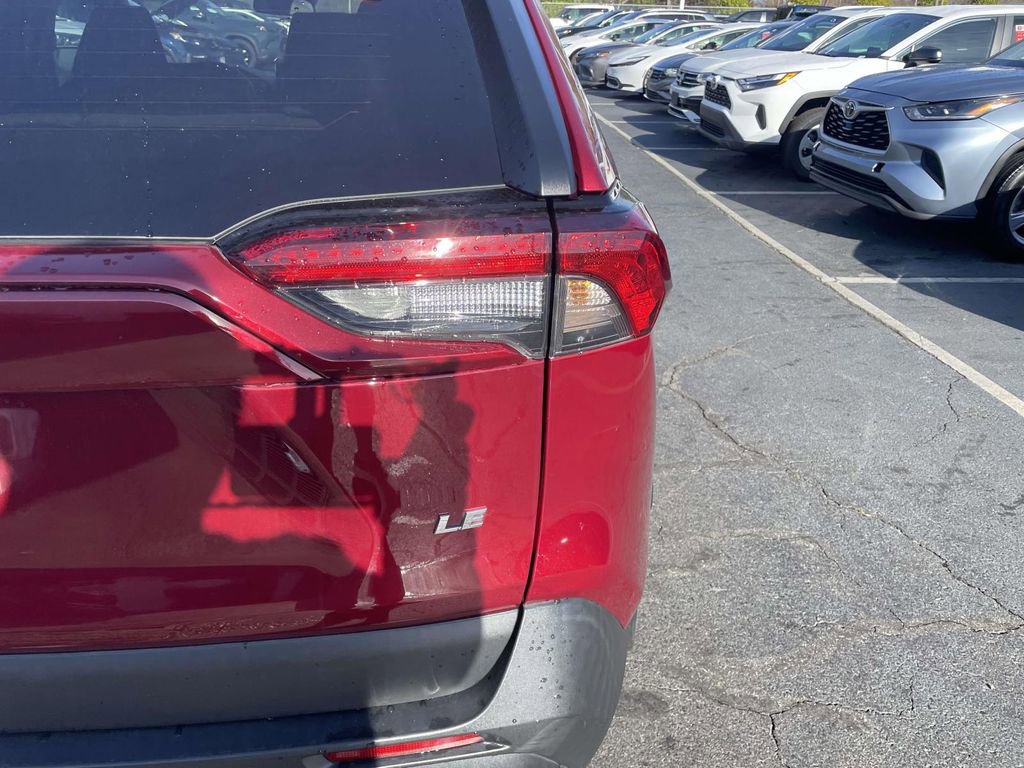 Used 2022 Toyota RAV4 LE image 16