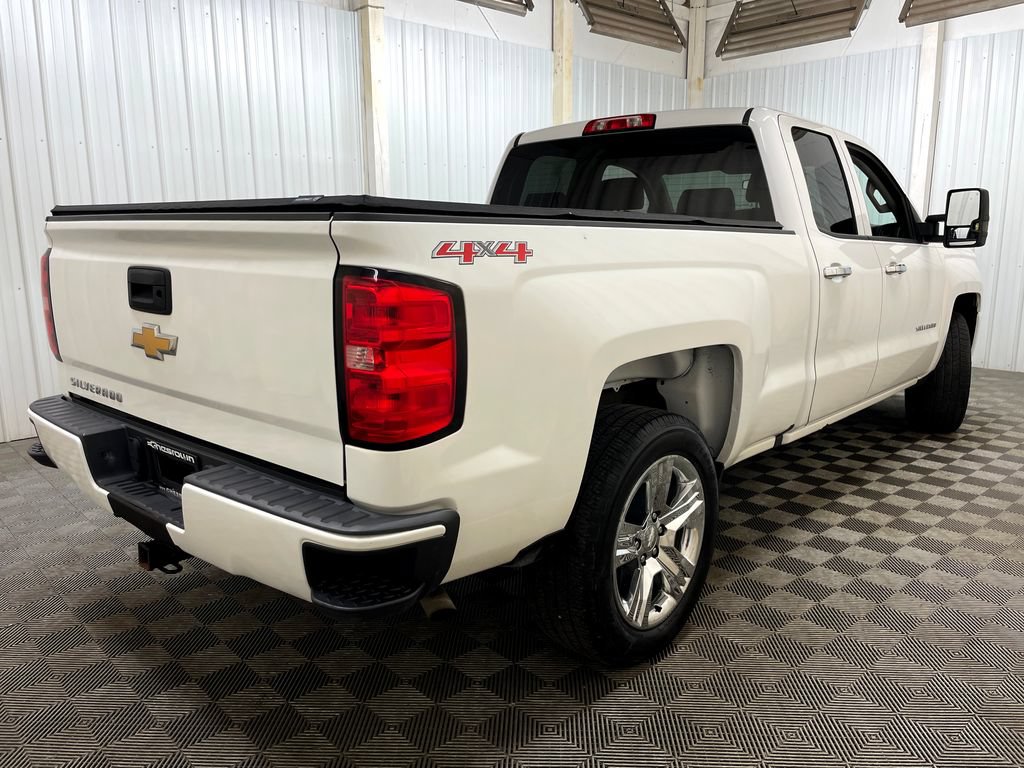 Used 2017 Chevrolet Silverado 1500 Custom w/ Custom Convenience Package AWD/4WD image 6