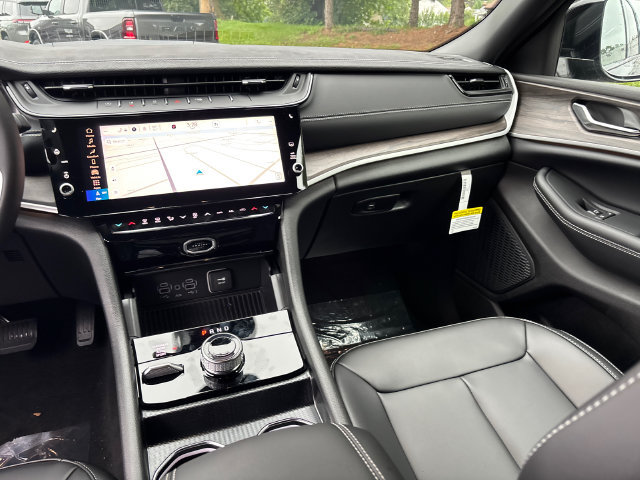 New 2027 Jeep Grand Cherokee Limited AWD/4WD image 12