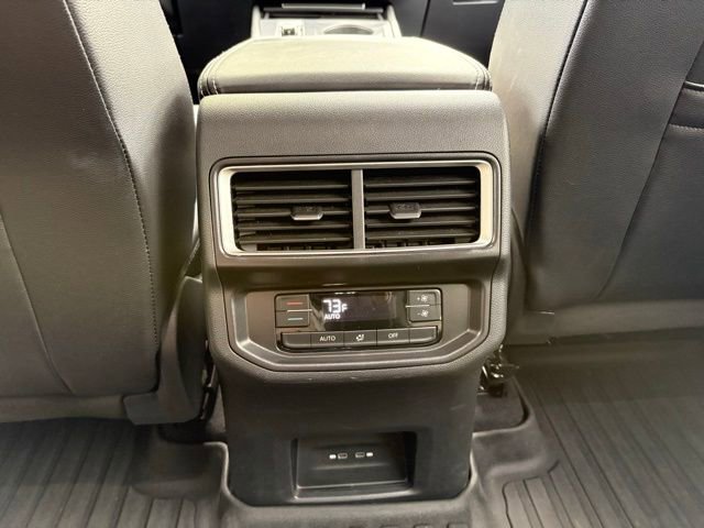 Used 2024 Volkswagen Atlas SE AWD/4WD image 23