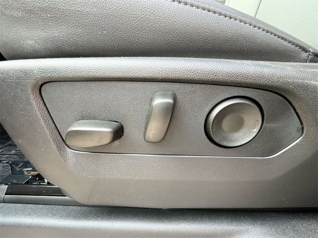 New 2026 GMC Sierra 3500 SLT w/ SLT Premium Package image 14