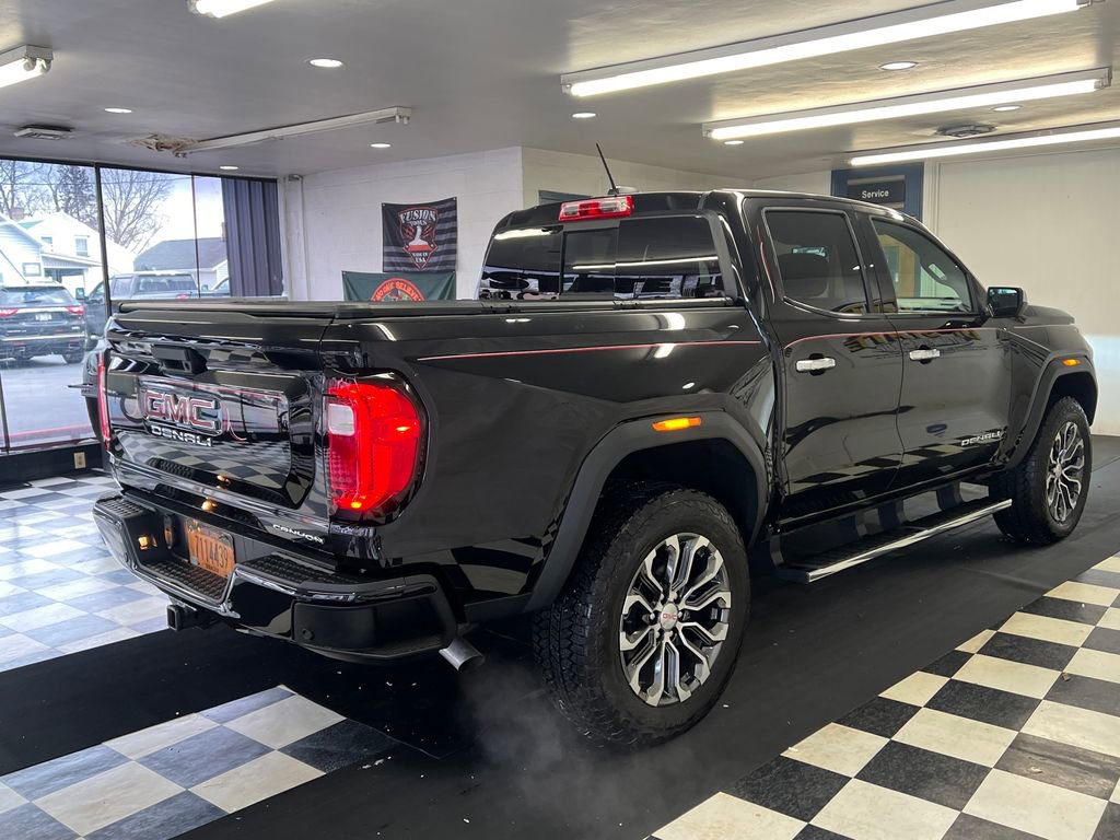 Used 2025 GMC Canyon Denali AWD/4WD image 18