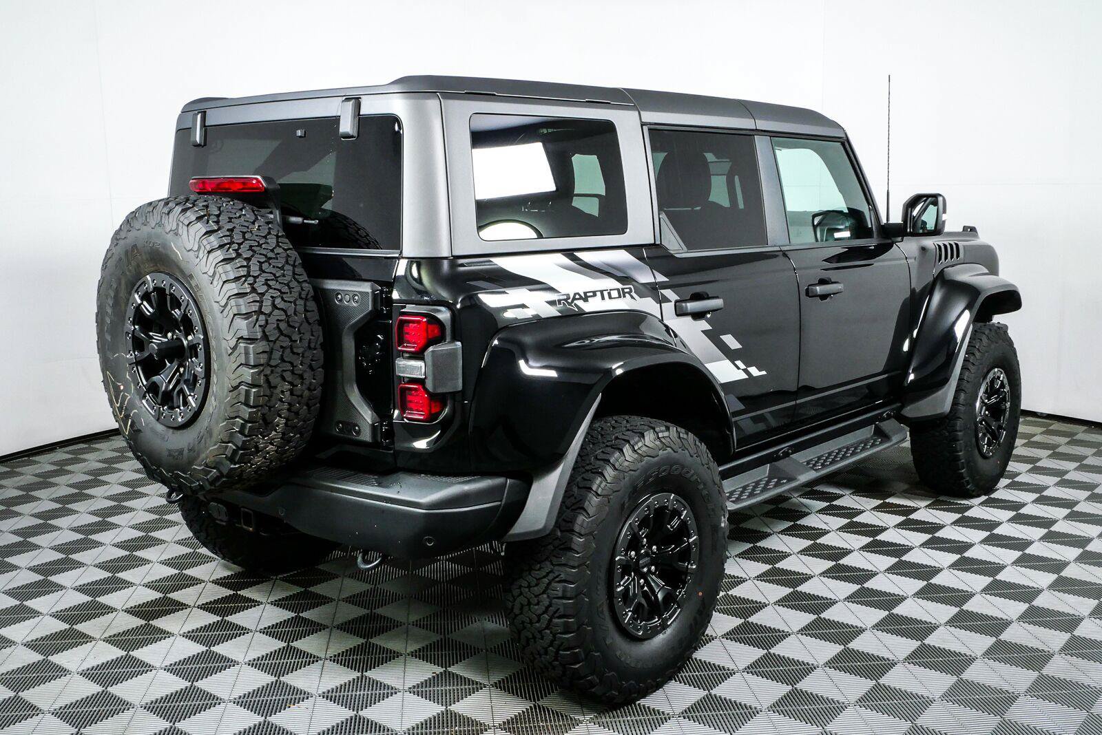 Used 2024 Ford Bronco Raptor AWD/4WD image 3