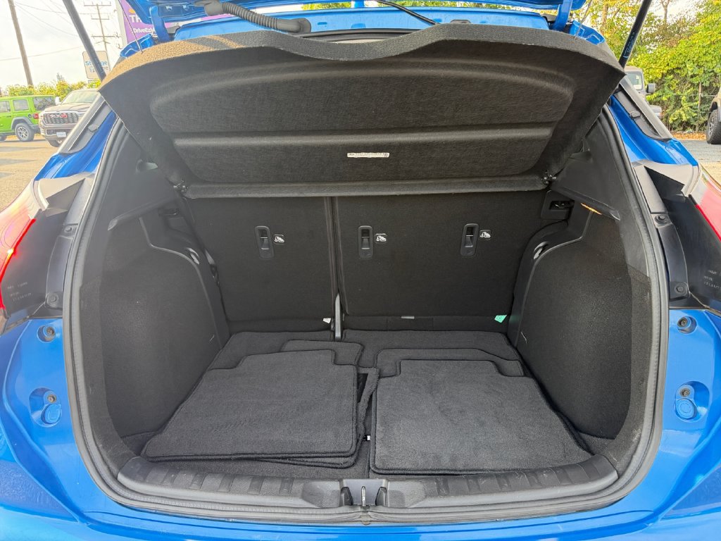 Used 2023 Nissan Kicks SR w/ SR Premium Package FWD image 17