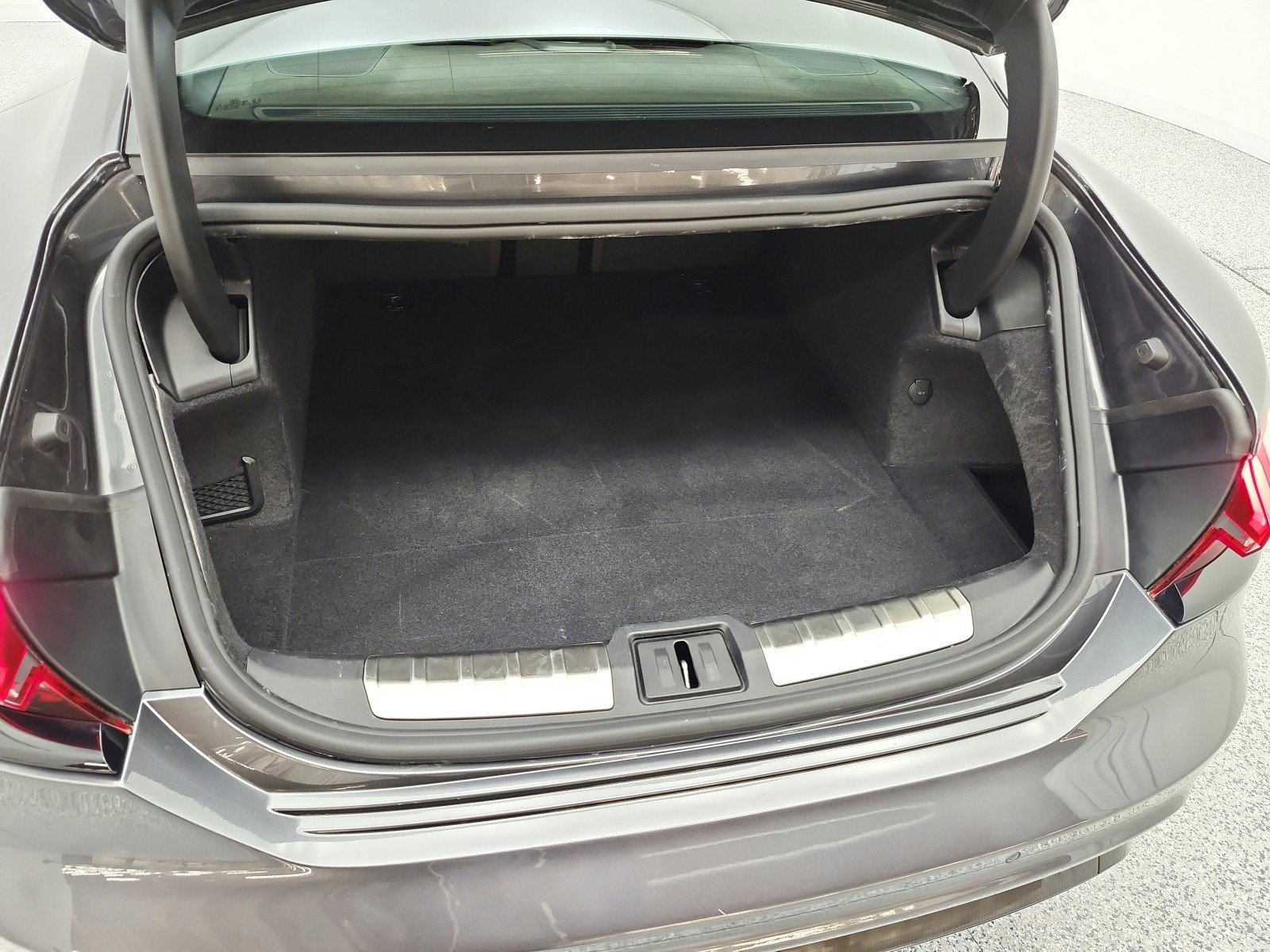 Used 2022 Audi RS e-tron GT image 21