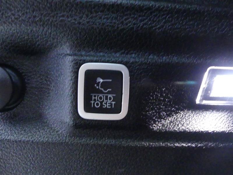 Used 2023 Jeep Grand Cherokee L Laredo w/ Luxury Tech Group I AWD/4WD image 29