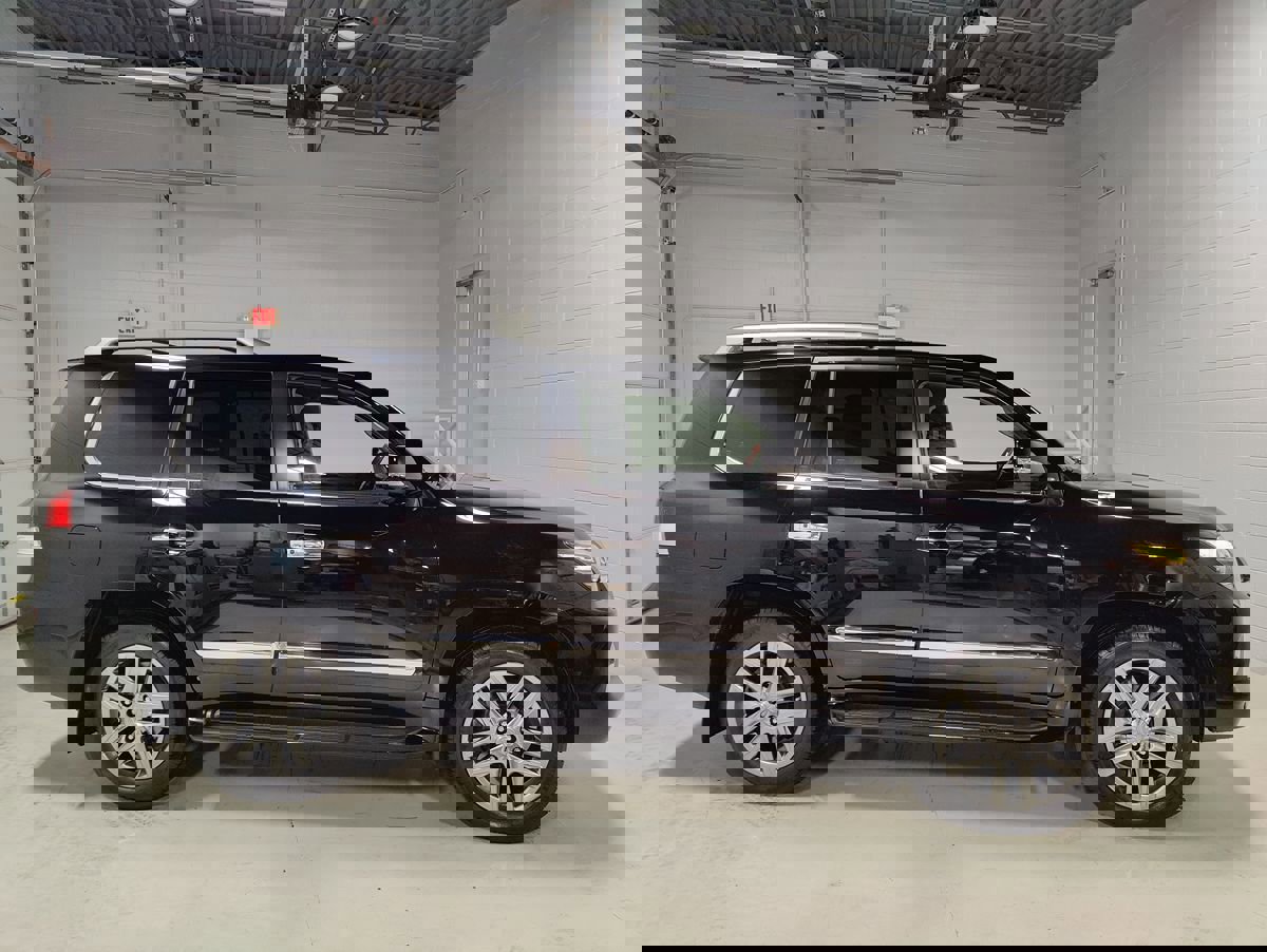 Used 2015 Lexus LX 570 4WD w/ Luxury Package image 5