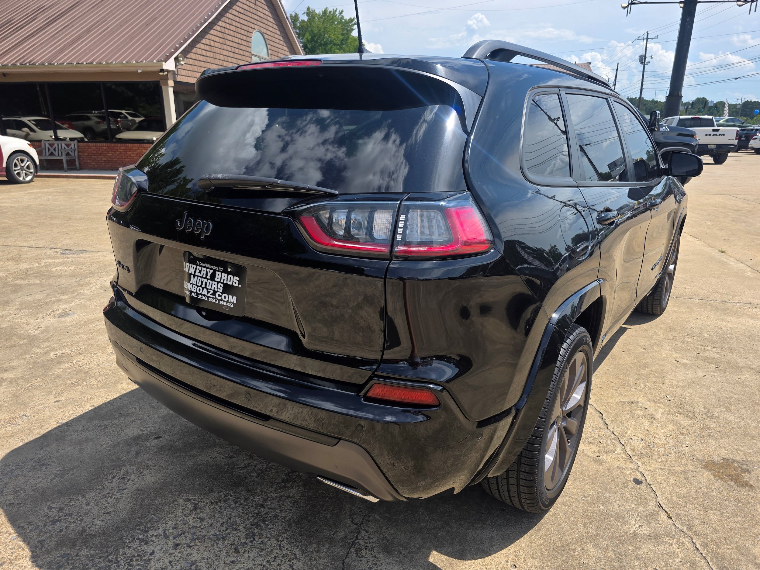 Used 2020 Jeep Cherokee High Altitude AWD/4WD image 5