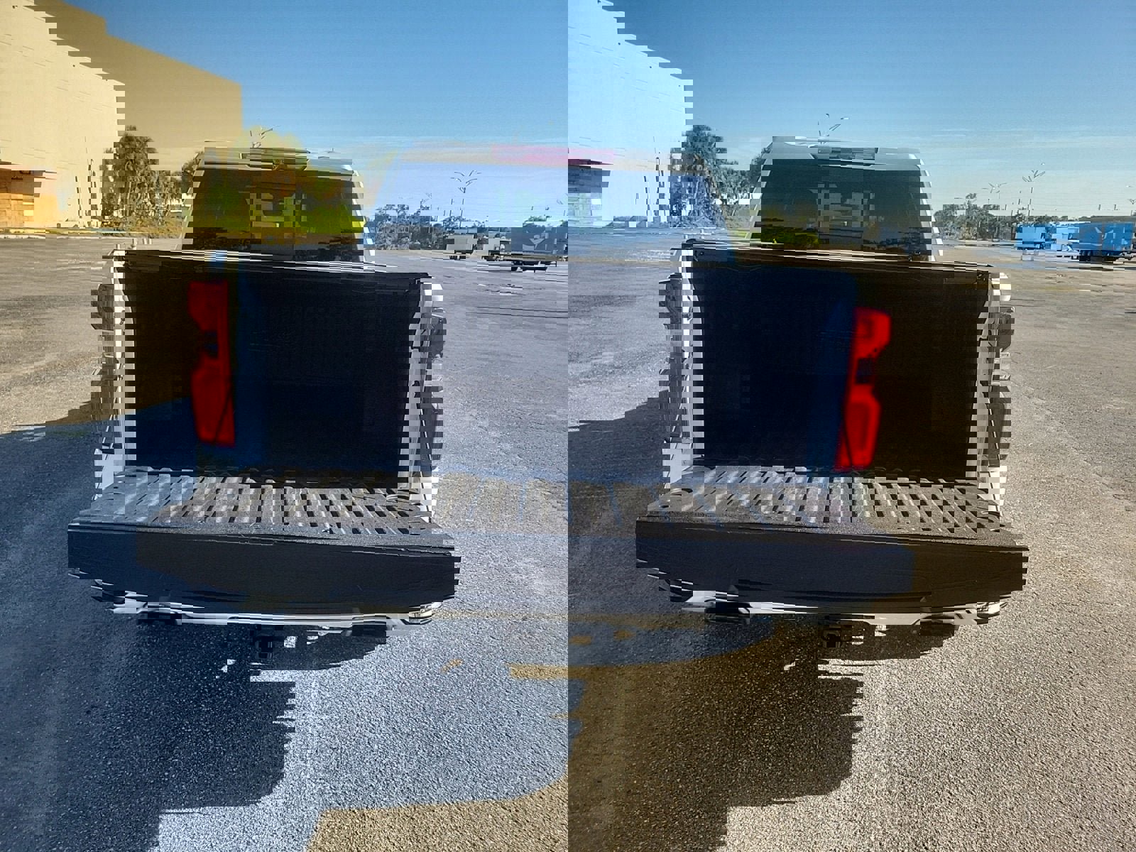 Used 2020 Chevrolet Silverado 1500 High Country w/ Technology Package image 8