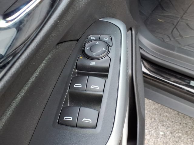 Used 2024 Chevrolet Trax RS w/ Sunroof Package FWD image 12