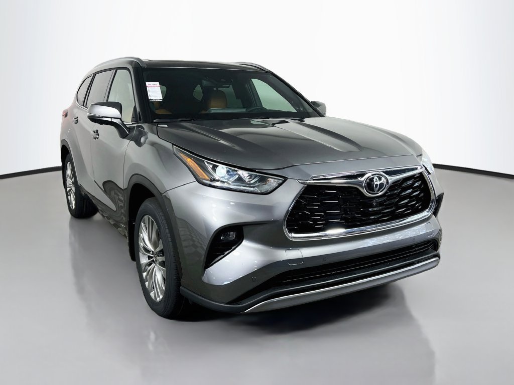 New 2026 Toyota Highlander Platinum AWD/4WD image 1