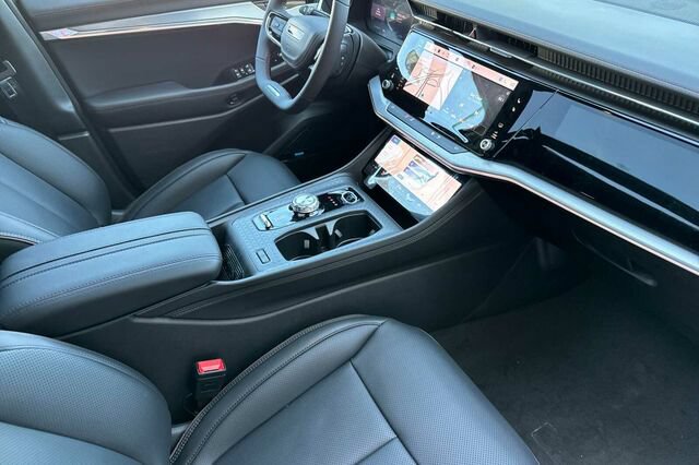 New 2025 Jeep Wagoneer S Launch Edition AWD/4WD image 13
