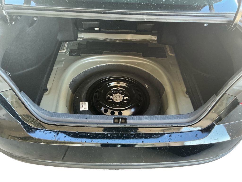 Used 2025 Toyota Camry LE image 21