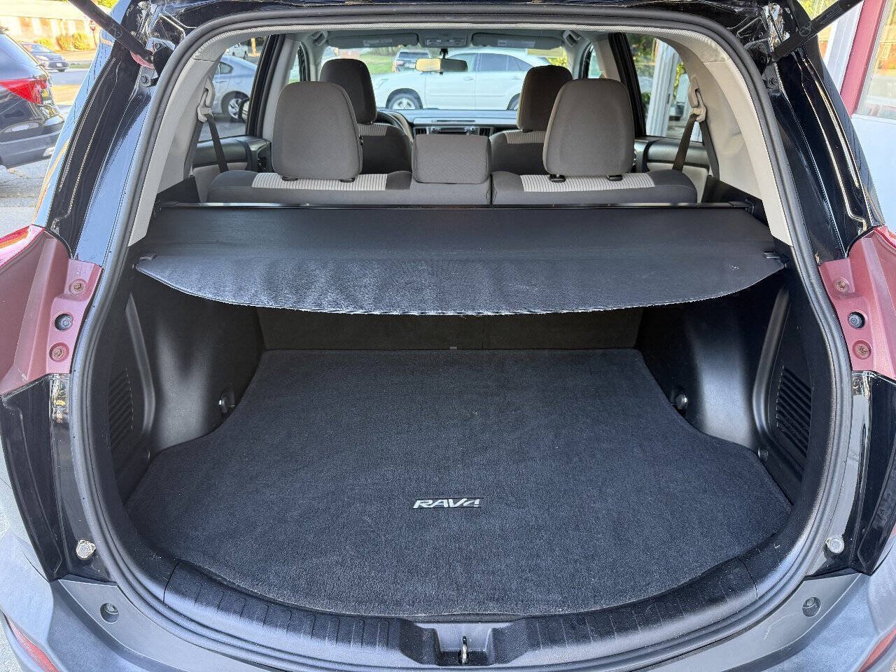 Used 2014 Toyota RAV4 LE AWD/4WD image 17