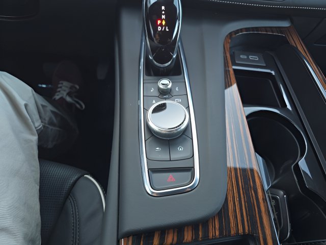 Used 2024 Cadillac Escalade Premium Luxury w/ LPO, Floor Liner Package AWD/4WD image 22