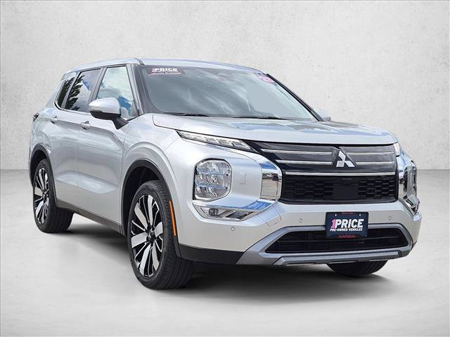 Used 2025 Mitsubishi Outlander SE AWD/4WD image 3