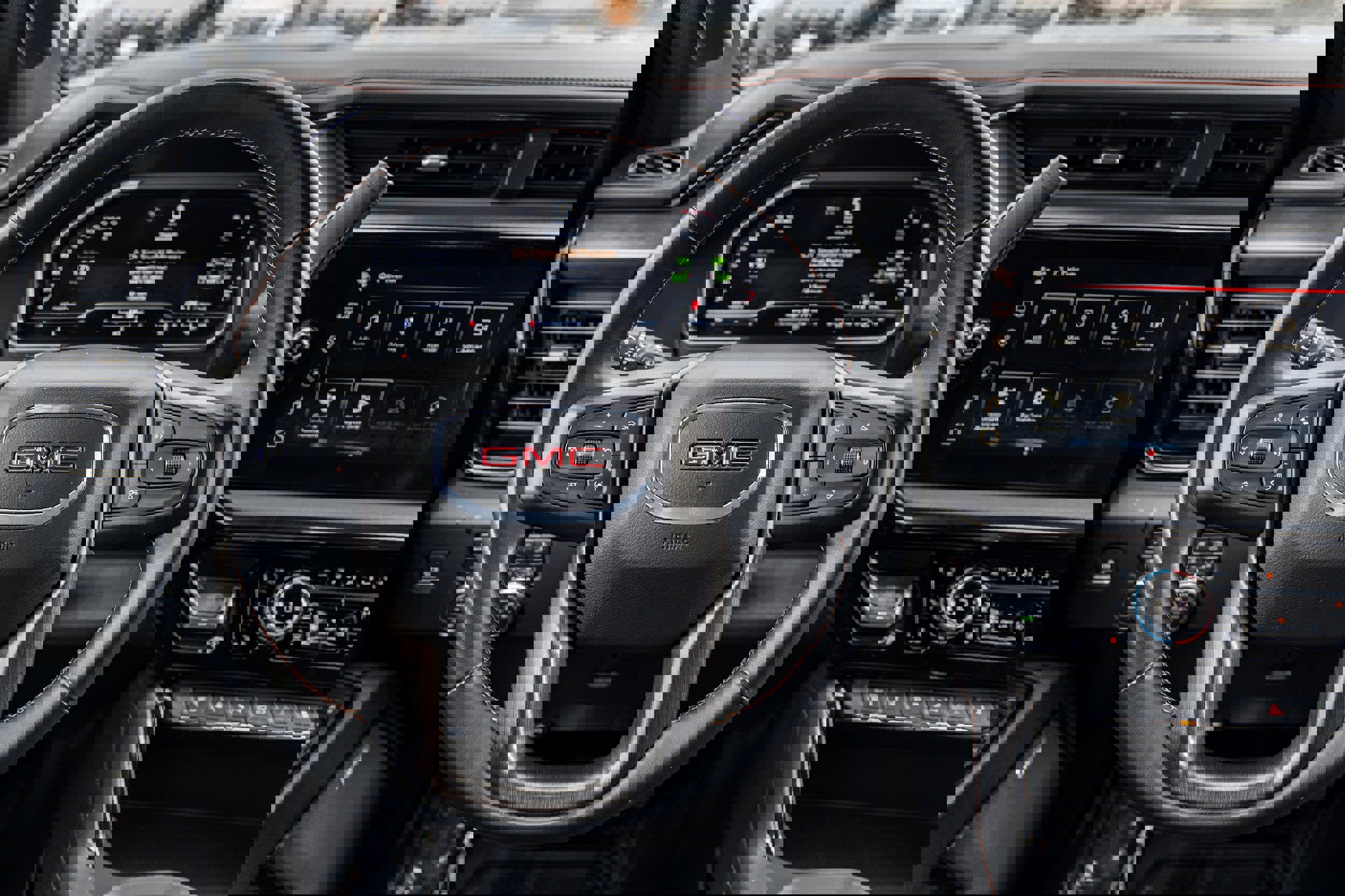 Used 2024 GMC Sierra 2500 AT4 image 9