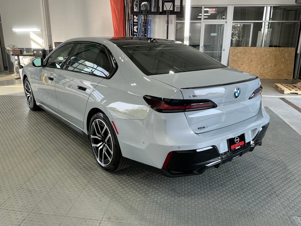 Used 2026 BMW 740i xDrive image 27
