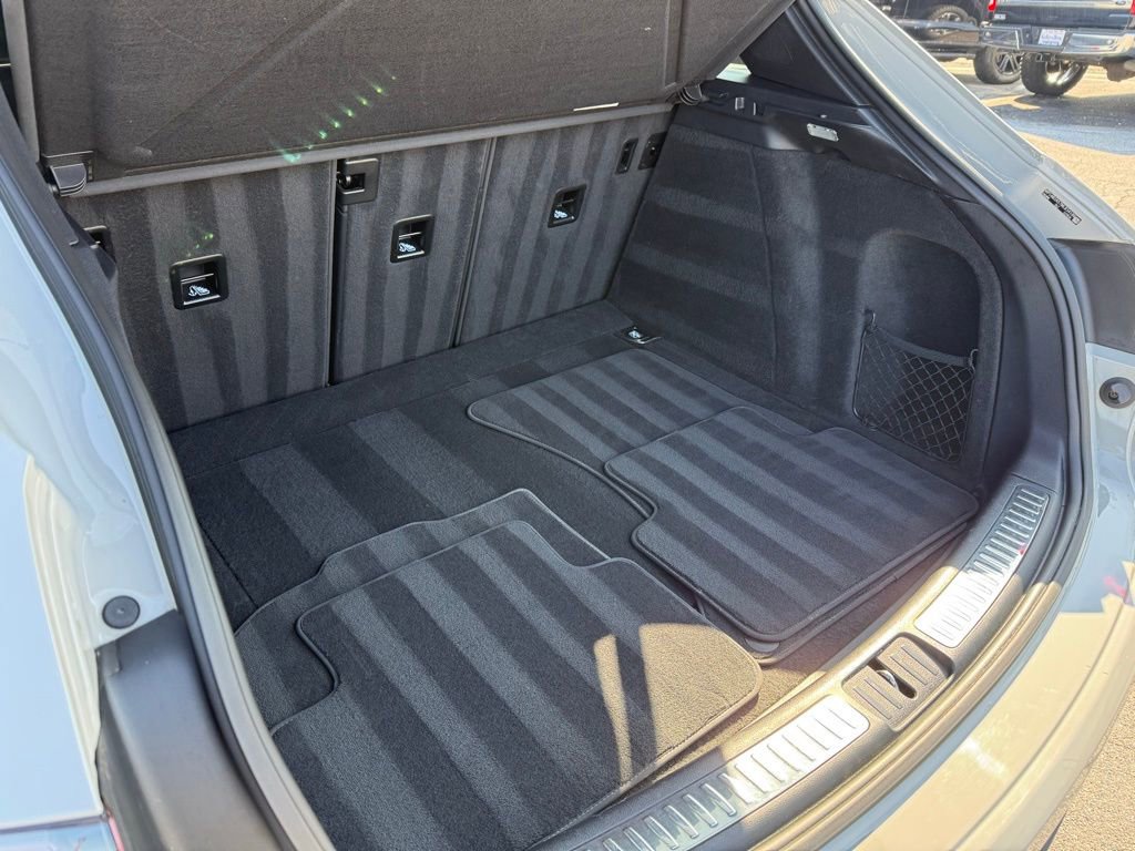 Used 2021 Porsche Macan S image 30