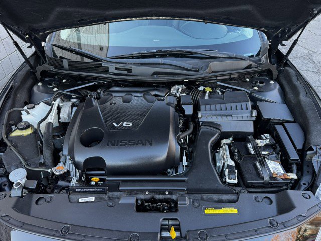 Used 2018 Nissan Maxima SR w/ Midnight Edition image 5