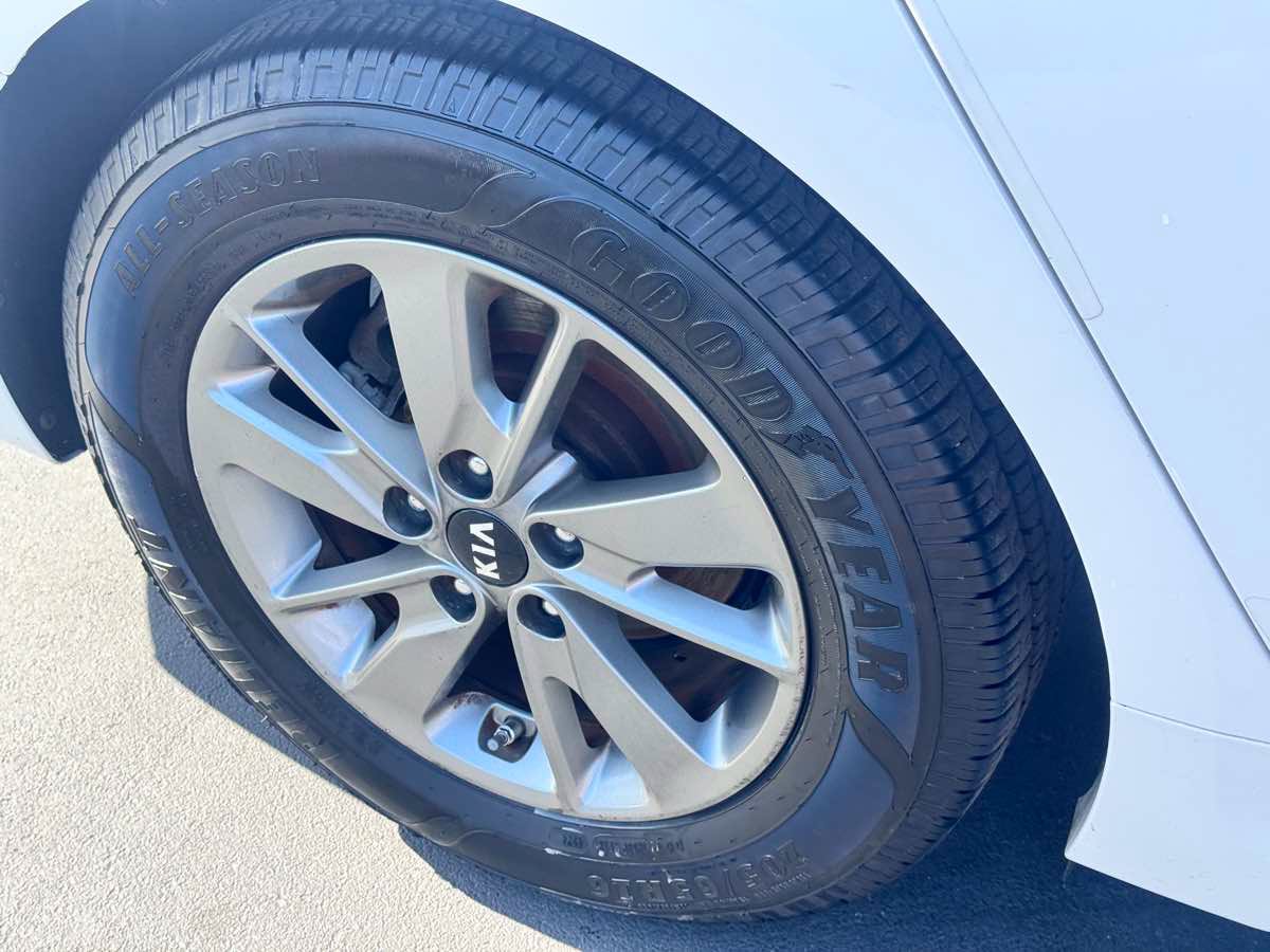 Used 2016 Kia Optima LX FWD image 21