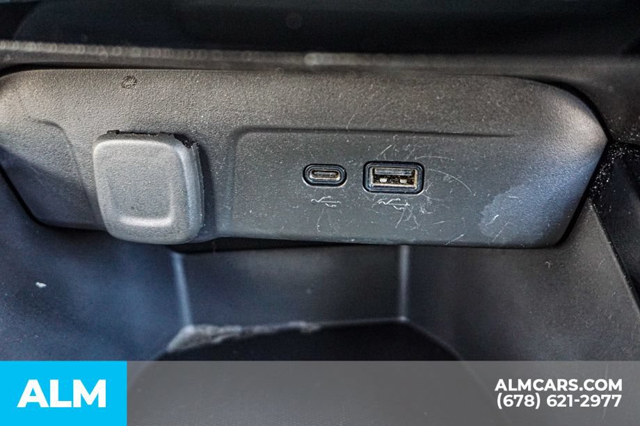 Used 2025 Chevrolet Trax LT FWD image 40