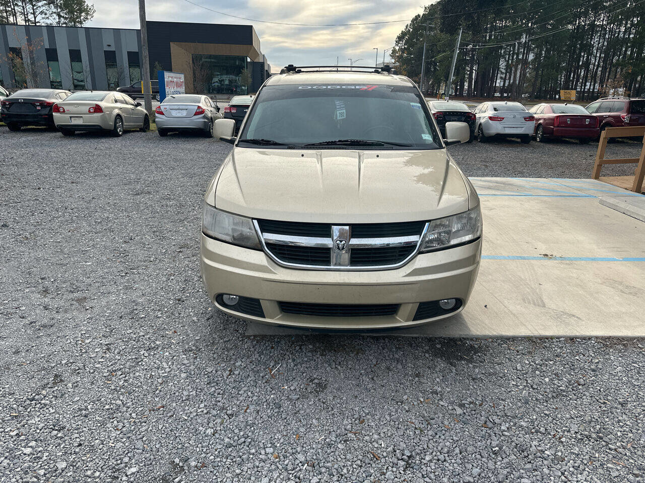 Used 2010 Dodge Journey SXT w/ Rear Seat Video Group image 8
