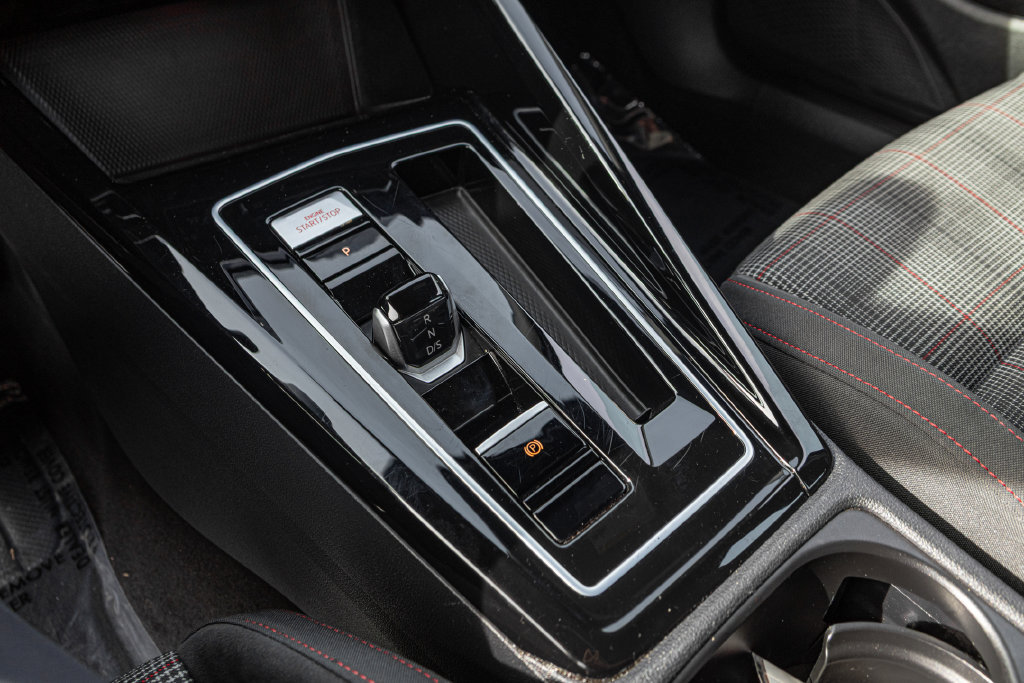 Certified 2024 Volkswagen GTI S FWD image 17
