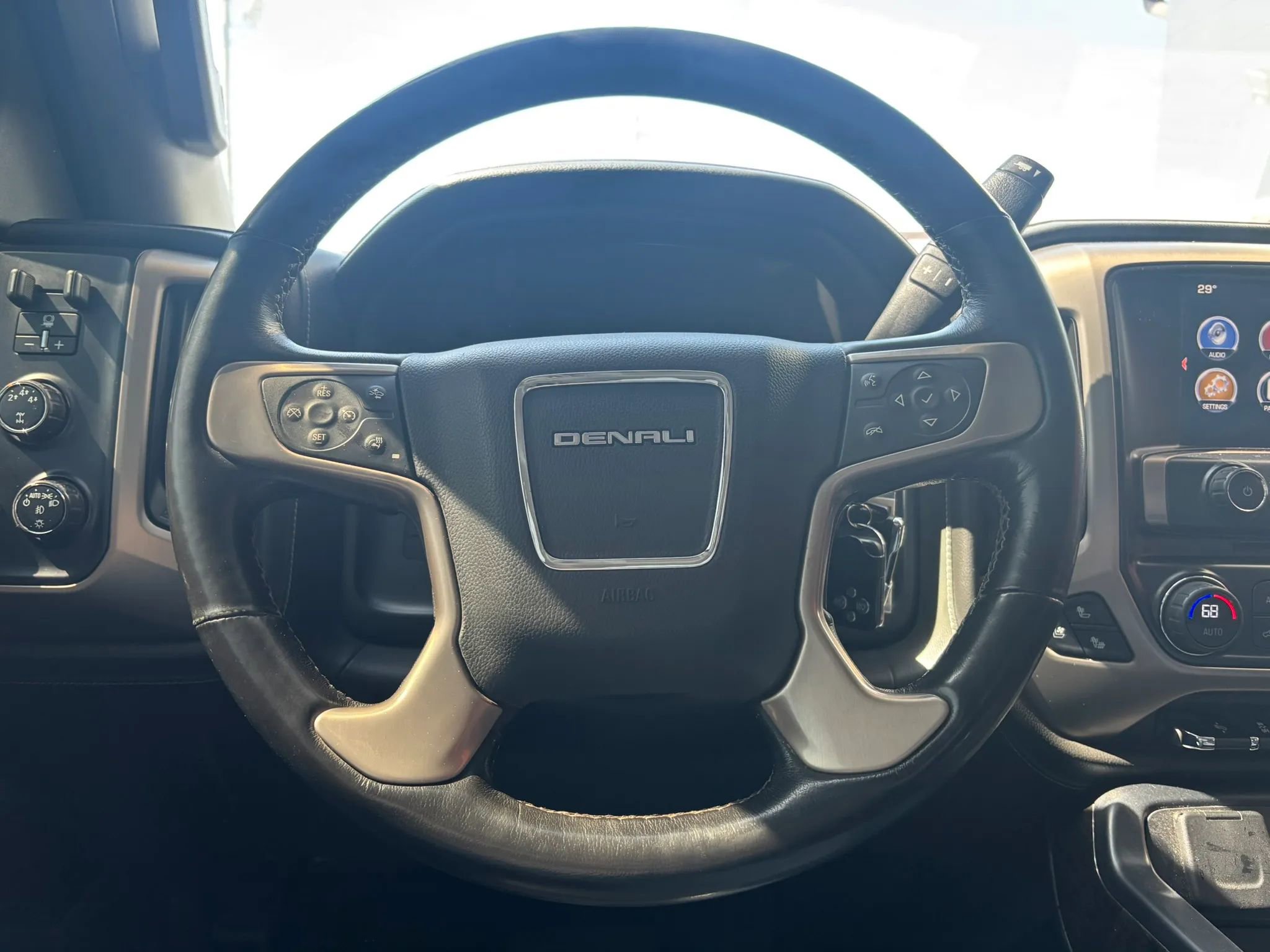 Used 2016 GMC Sierra 2500 Denali w/ Duramax Plus Package AWD/4WD image 20