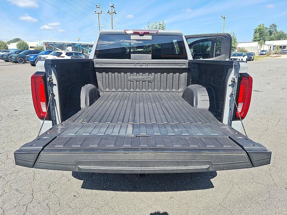 Used 2024 GMC Sierra 1500 AT4 w/ Technology Package AWD/4WD image 24