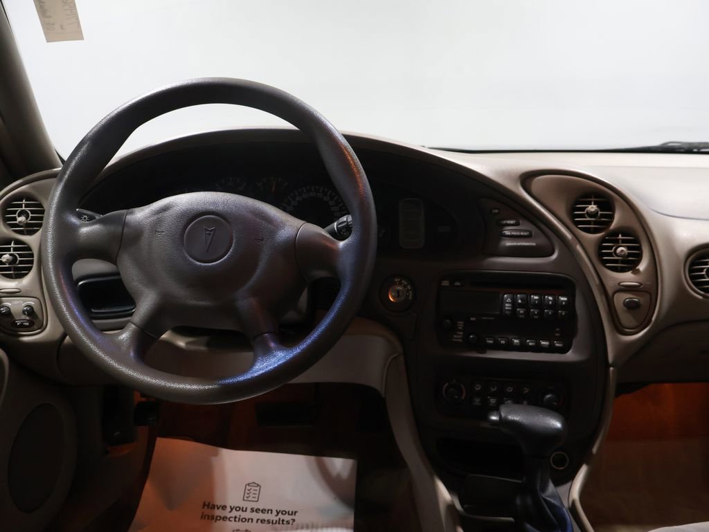 Used 2005 Pontiac Bonneville SE image 3