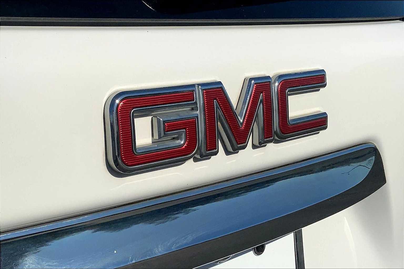 Used 2020 GMC Terrain SLE w/ Driver Convenience Package image 30