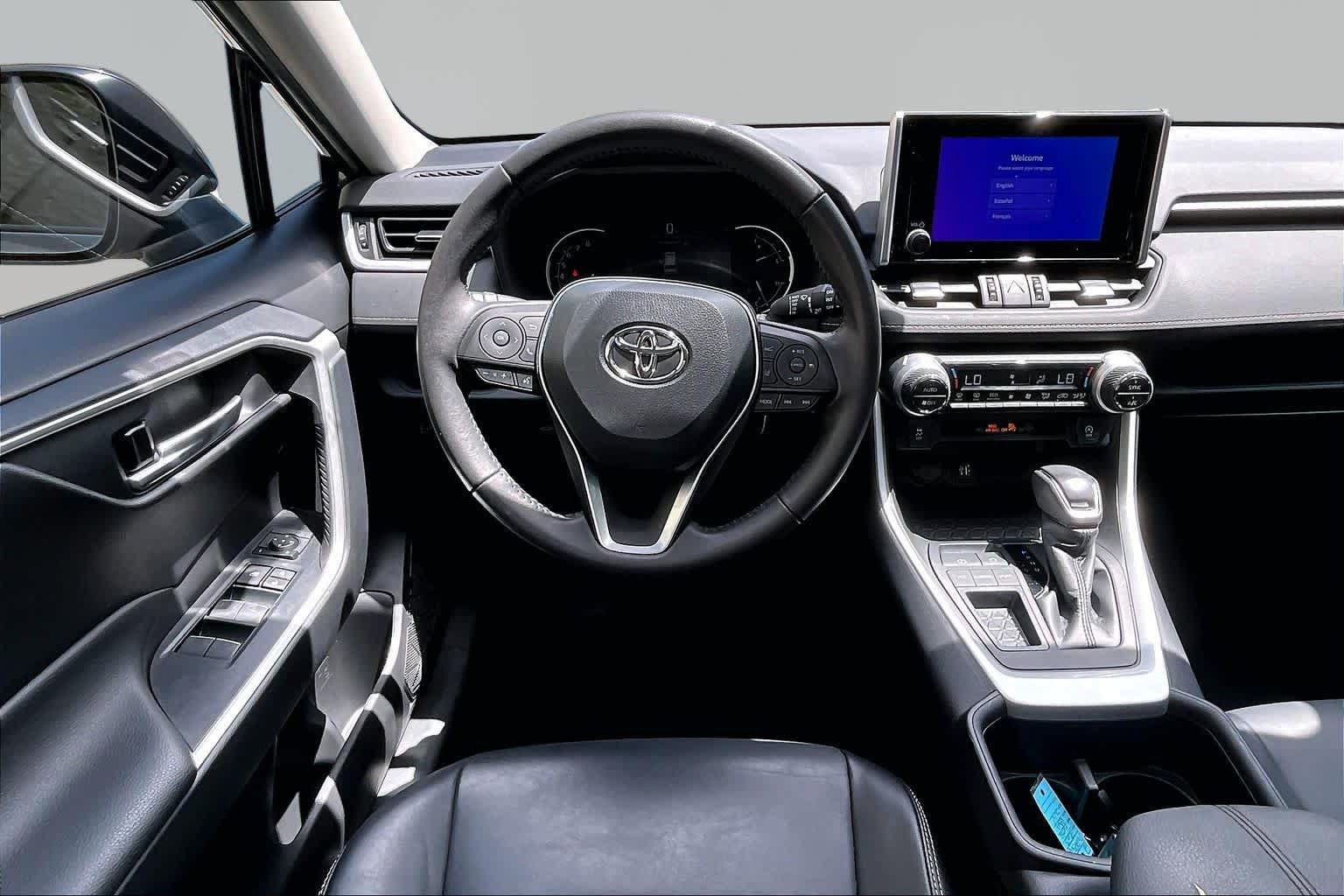 Used 2023 Toyota RAV4 XLE Premium FWD image 6