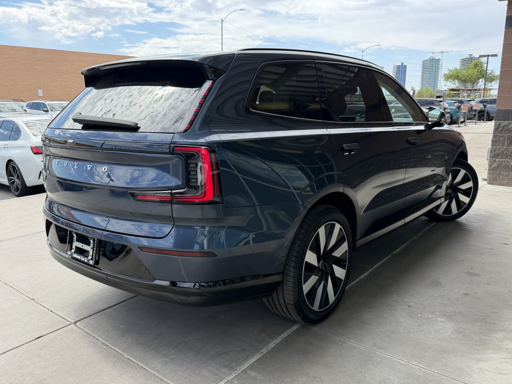 Used 2025 Volvo EX90 Ultra AWD/4WD image 4