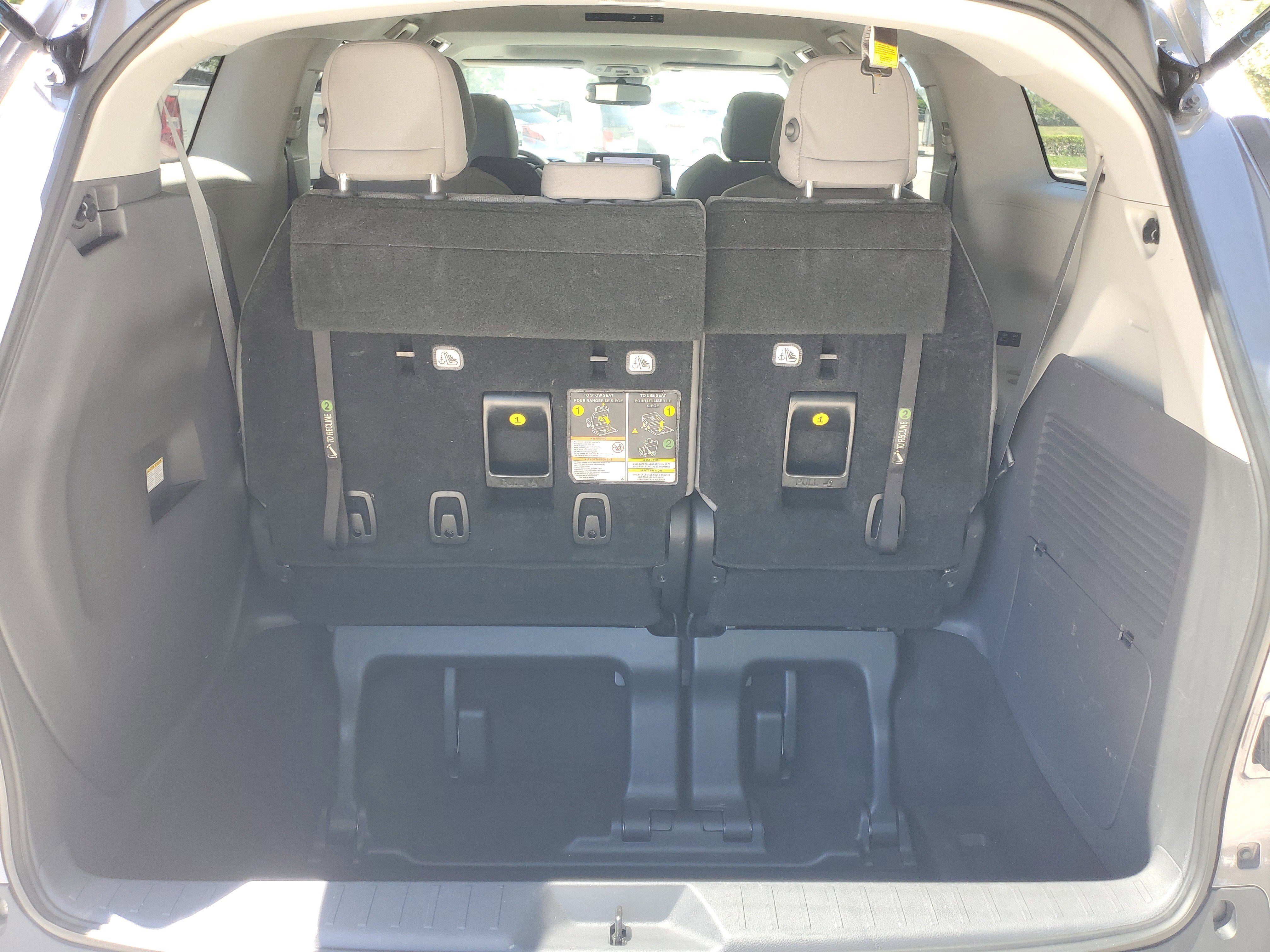 Used 2021 Toyota Sienna LE w/ LE Plus Package FWD image 9